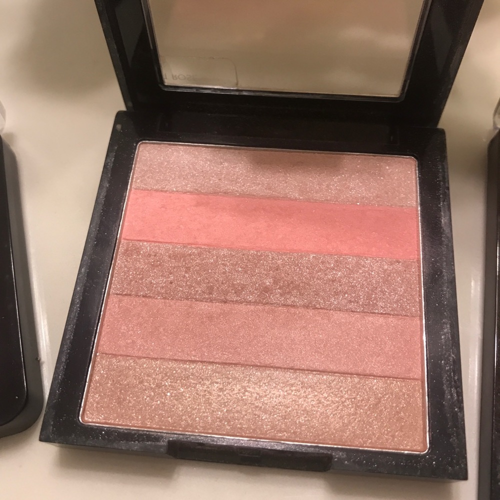 ❤️ Blushes ❤️ - Picture 4 of 8